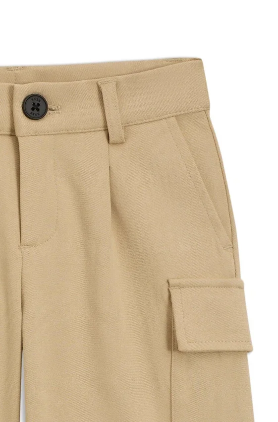 Kids’ cargo shorts in stretch piqué Kids’ cargo shorts in stretch piqué