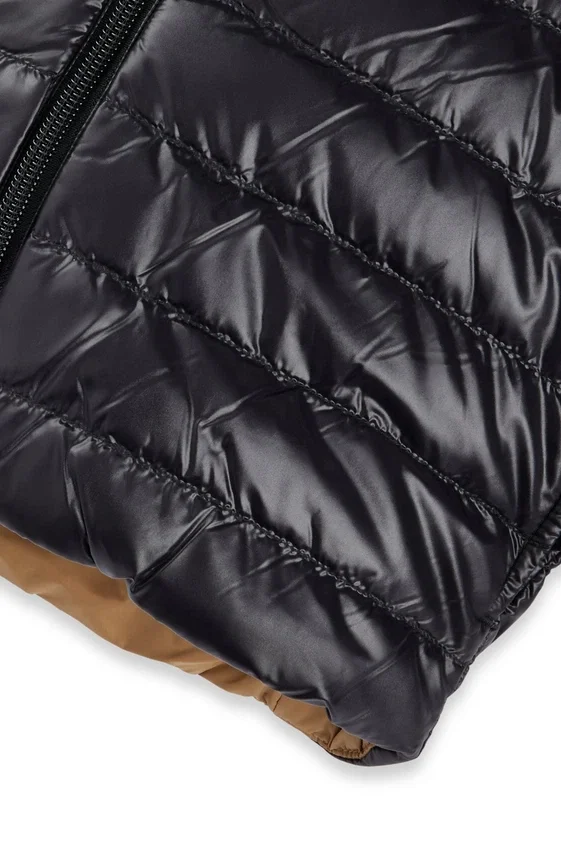 Kids’ reversible water-repellent down jacket with logo details Kids’ reversible water-repellent down jacket with logo details