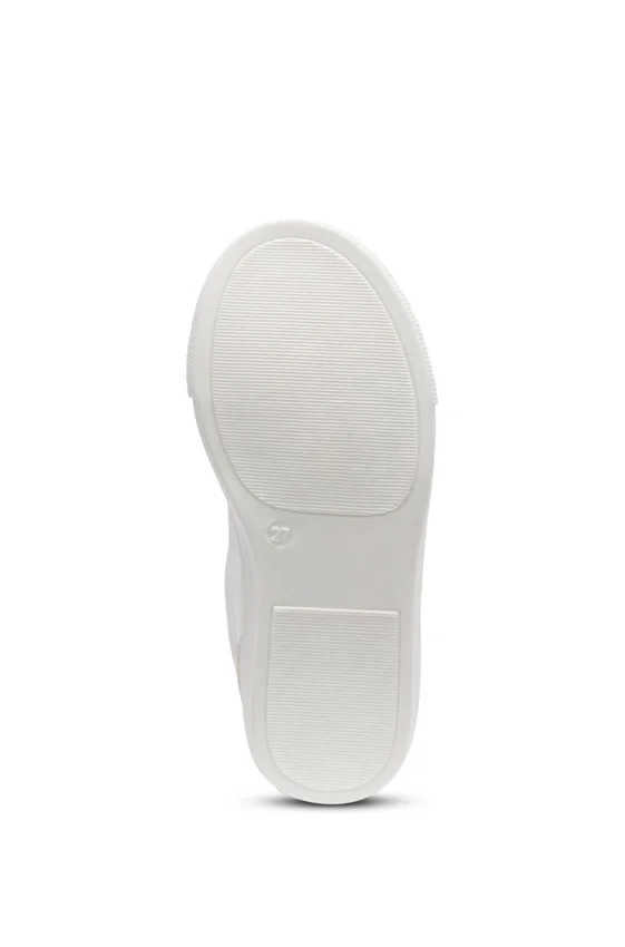 Kids’ sneakers in leather and canvas Kids’ sneakers in leather and canvas