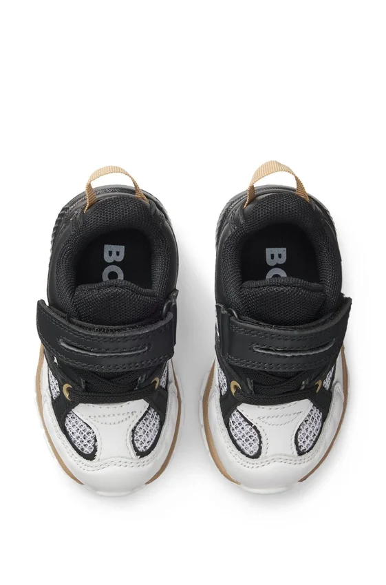 Kids’ trainers in mesh and leather Kids’ trainers in mesh and leather