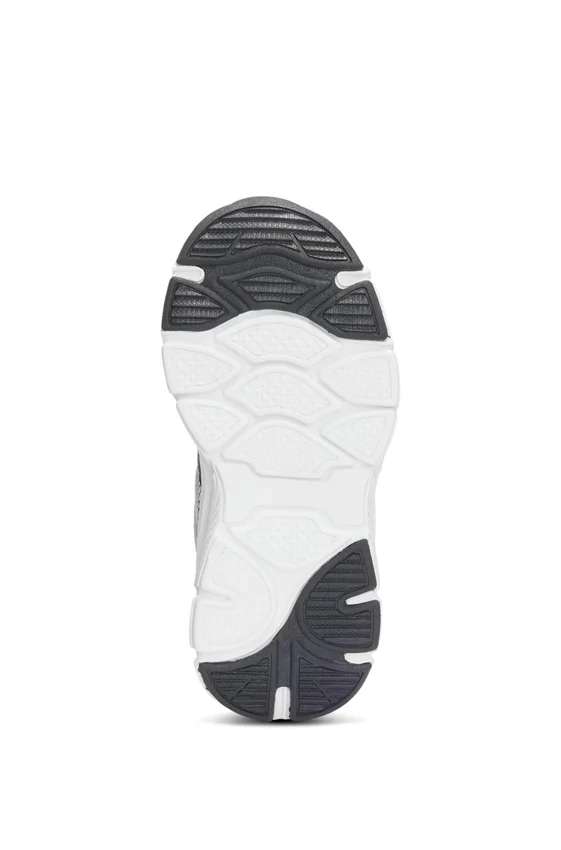 Kids’ trainers in mesh and leather Kids’ trainers in mesh and leather