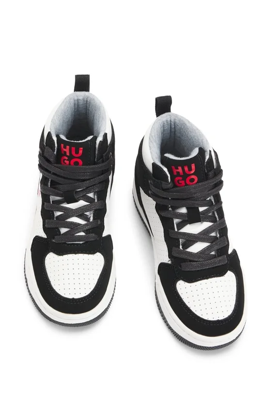 Kids’ trainers in mixed materials with mesh trims Kids’ trainers in mixed materials with mesh trims