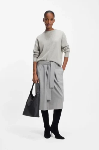 Knitted sweater in 100% cashmere