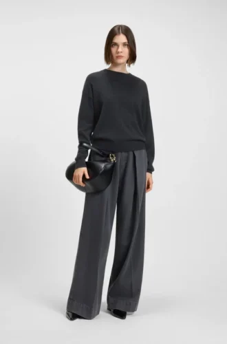 Knitted sweater in 100% cashmere
