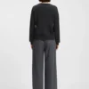 Knitted sweater in 100% cashmere
