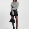 Knitted sweater with bold ribbed structure
