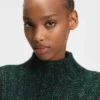 Knitted sweater with bold ribbed structure