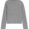 Knitted sweater with bold ribbed structure