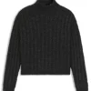 Knitted sweater with bold ribbed structure