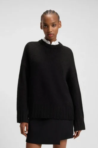 Knitted sweater with embroidered logo