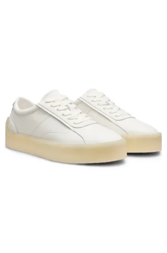 Leather Derby shoes with crepe rubber sole