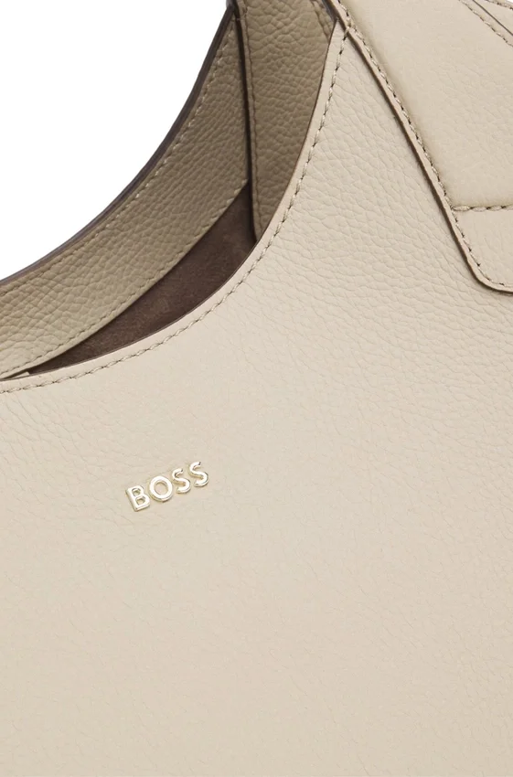 Leather tote bag with metallic logo lettering Leather tote bag with metallic logo lettering