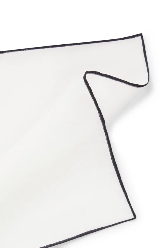 Linen pocket square with contrast border Linen pocket square with contrast border