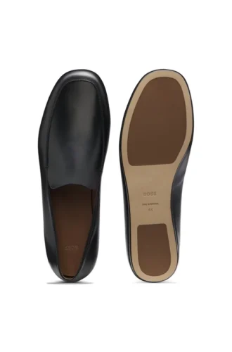 Loafers in leather