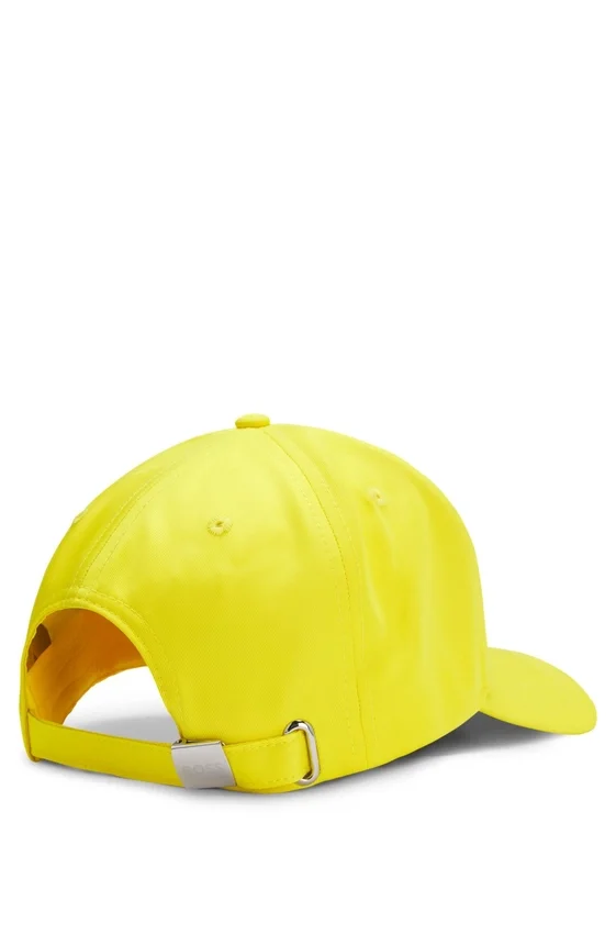 Logo cap in lustrous twill with country-flag badge Logo cap in lustrous twill with country-flag badge