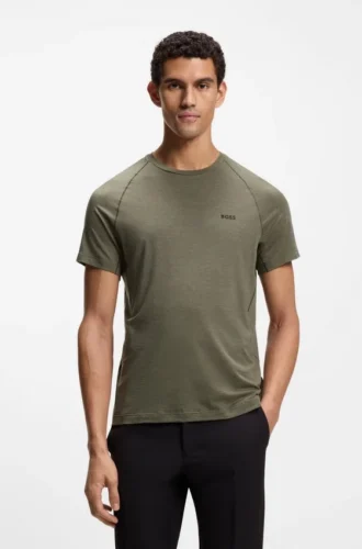 Logo-detail T-shirt in a slim fit