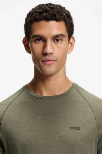 Logo-detail T-shirt in a slim fit