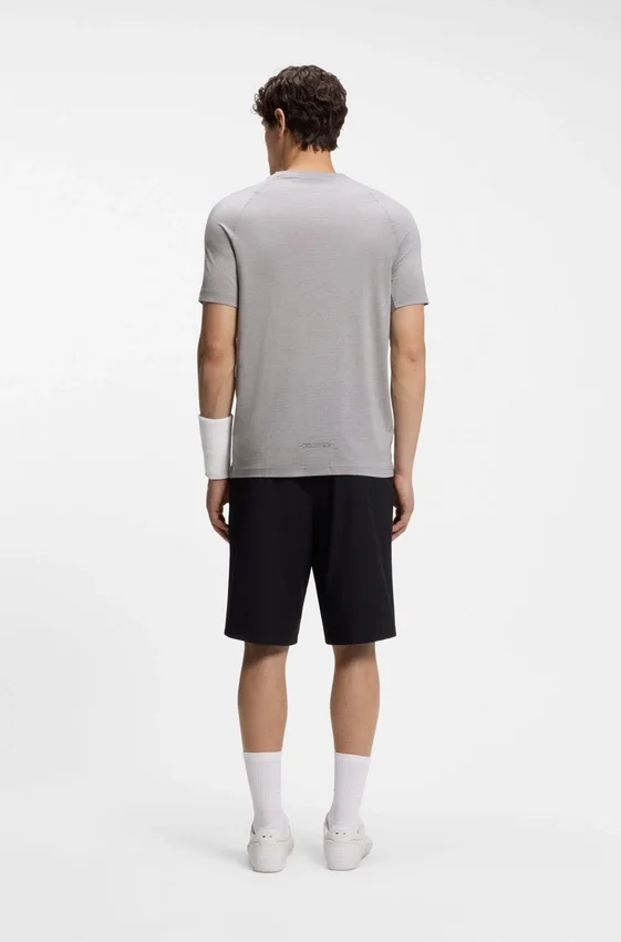 Logo-detail T-shirt in a slim fit Logo-detail T-shirt in a slim fit