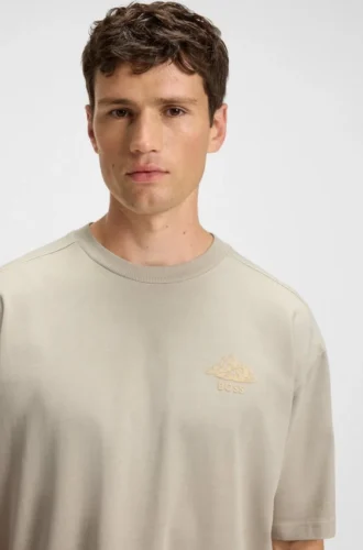 Logo-detail T-shirt in cotton jersey