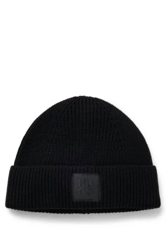 Logo-label beanie hat in a wool blend Logo-label beanie hat in a wool blend