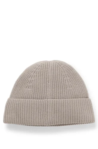 Logo-label beanie hat in a wool blend Logo-label beanie hat in a wool blend