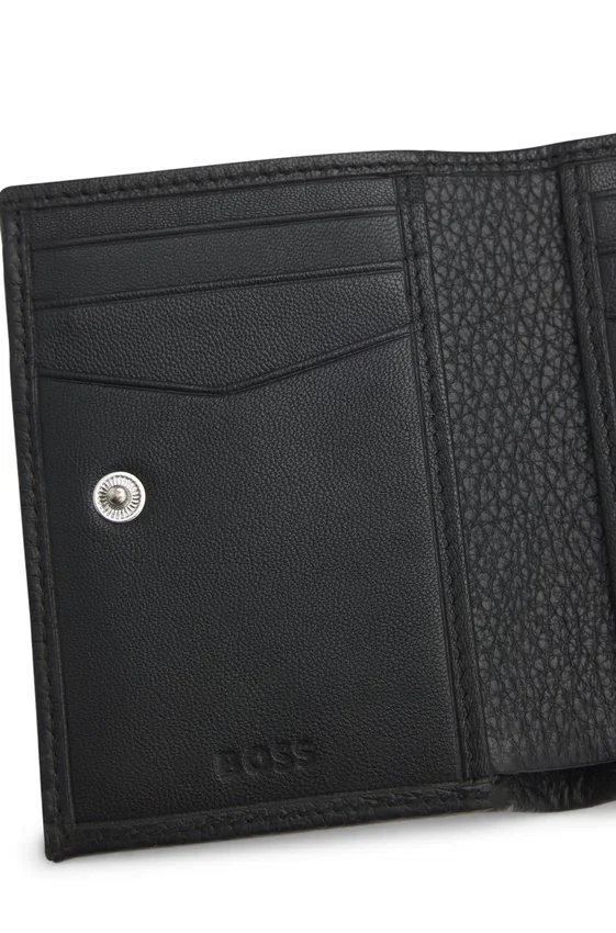 Logo-lettering wallet in grained leather Logo-lettering wallet in grained leather