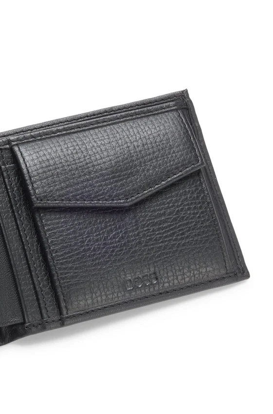 Logo-lettering wallet in leather Logo-lettering wallet in leather