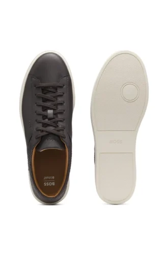 Low-top trainers with woven and grained effects