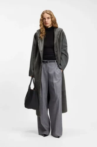 Melange coat in a wool blend