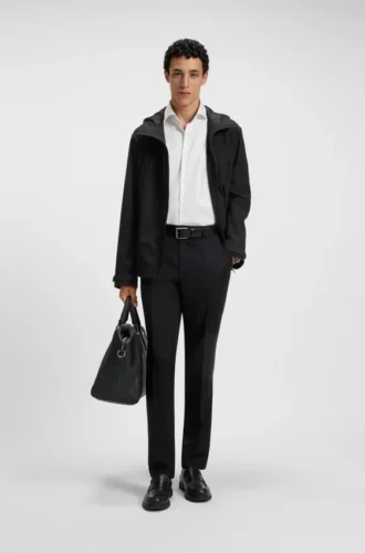Mesh-lined jacket with water-repellent finish