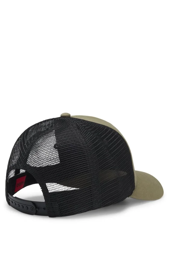 Mesh-panel cap in cotton twill Mesh-panel cap in cotton twill