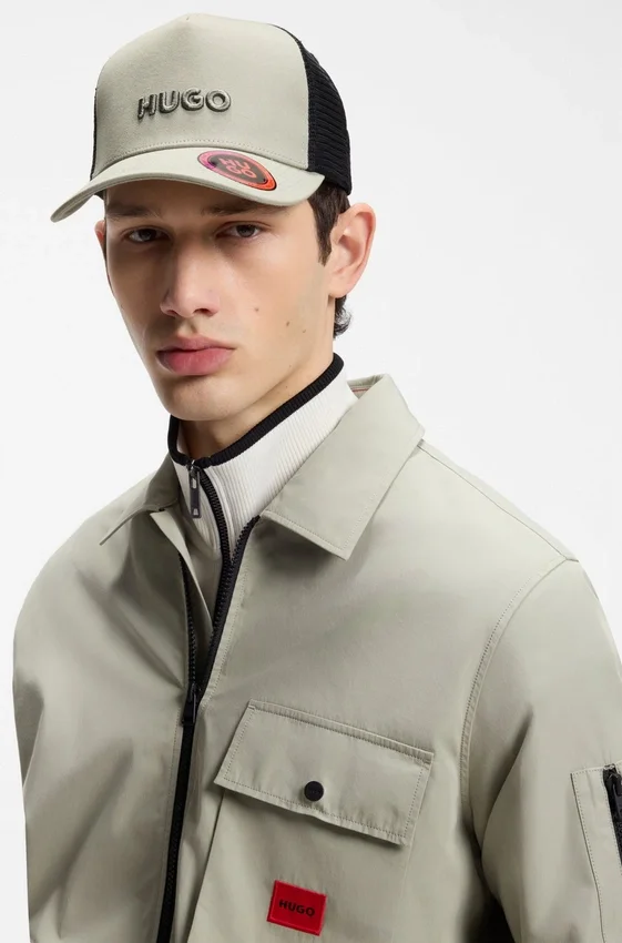 Mesh-panel cap in cotton twill Mesh-panel cap in cotton twill