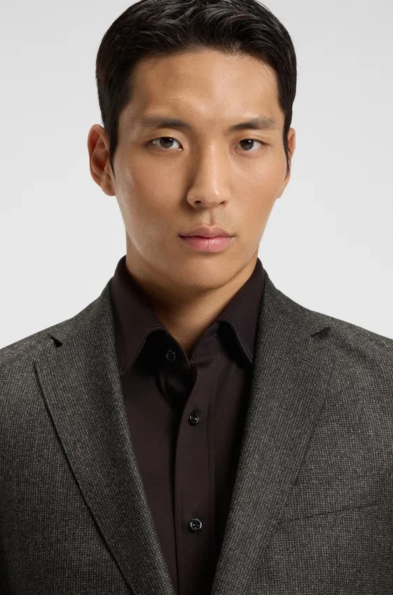 Micro-patterned slim-fit jacket in virgin wool Micro-patterned slim-fit jacket in virgin wool