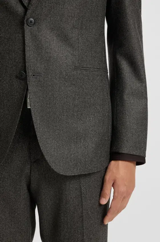 Micro-patterned slim-fit jacket in virgin wool Micro-patterned slim-fit jacket in virgin wool
