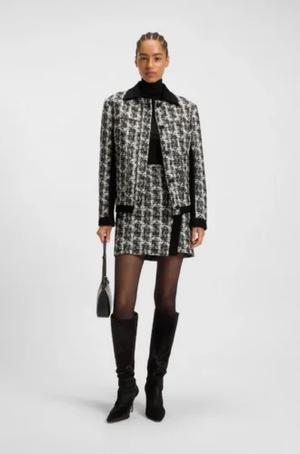 Mini skirt in patterned feather tweed