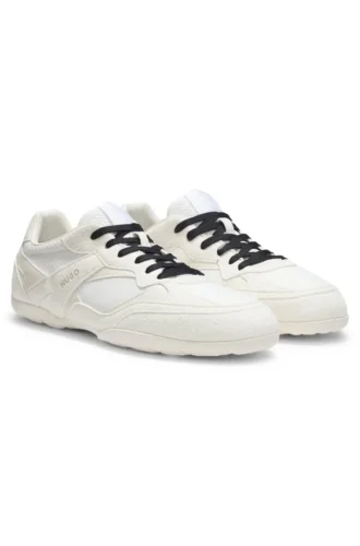 Mixed-material trainers with open mesh Mixed-material trainers with open mesh