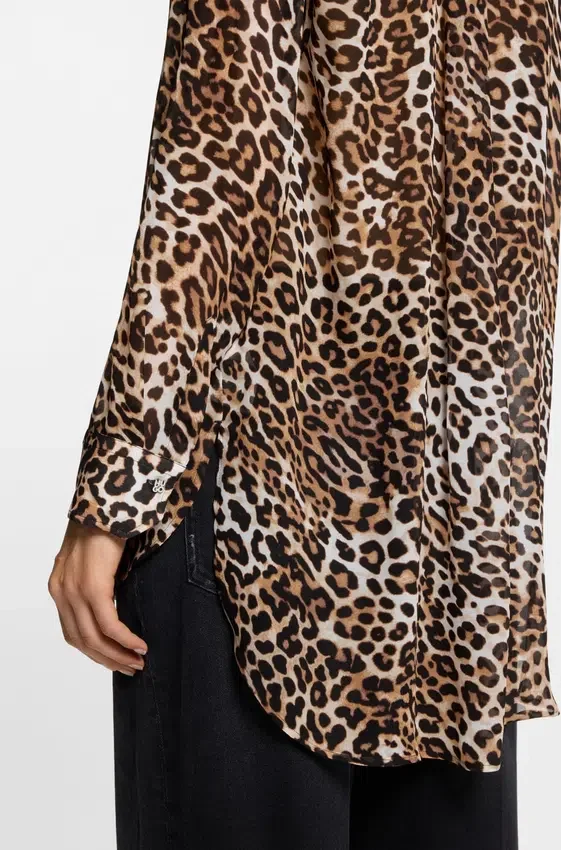 Oversized-fit blouse with leopard print Oversized-fit blouse with leopard print