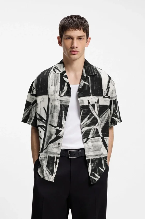 Oversized-fit printed shirt with camp collar Oversized-fit printed shirt with camp collar