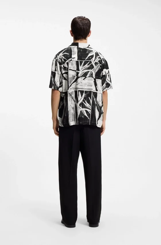 Oversized-fit printed shirt with camp collar Oversized-fit printed shirt with camp collar