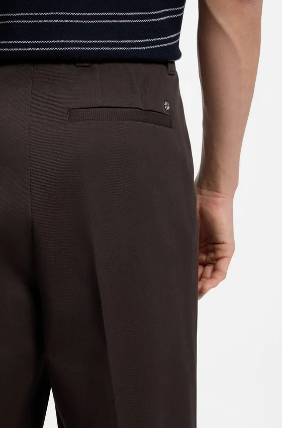 Oversized-fit trousers in cotton and linen Oversized-fit trousers in cotton and linen
