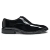Oxford shoes in patent leather
