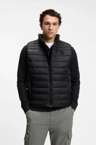 Packable gilet in water-repellent fabric