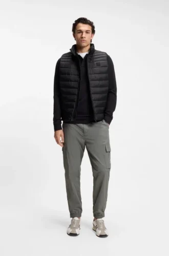Packable gilet in water-repellent fabric
