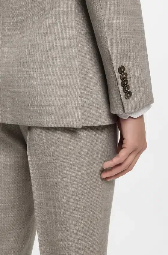 Patterned two-piece slim-fit suit in a wool-silk blend Patterned two-piece slim-fit suit in a wool-silk blend