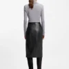 Pencil skirt in lustrous leather