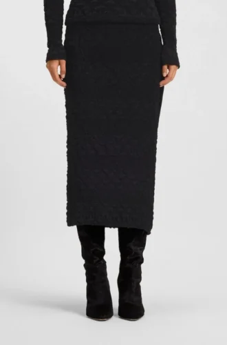Pencil skirt with geometric plissé