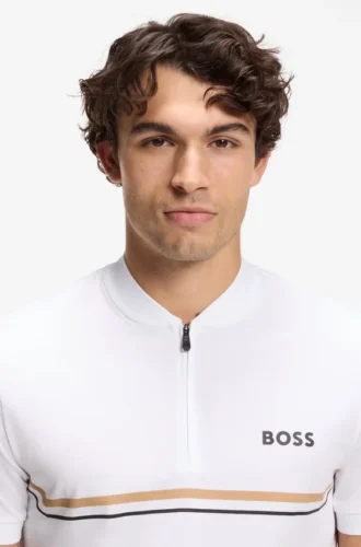 Polo shirt with seamless bodymapping