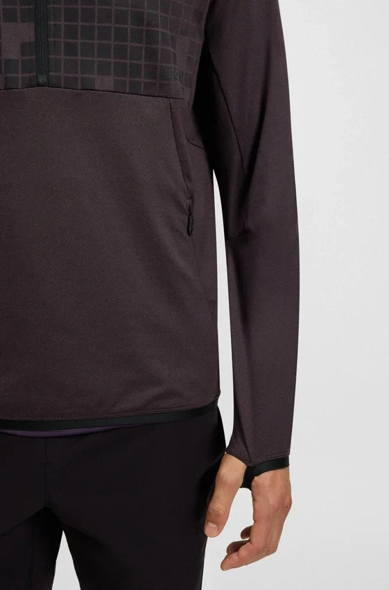 Printed-graphic sweatshirt with quick-dry performance Printed-graphic sweatshirt with quick-dry performance