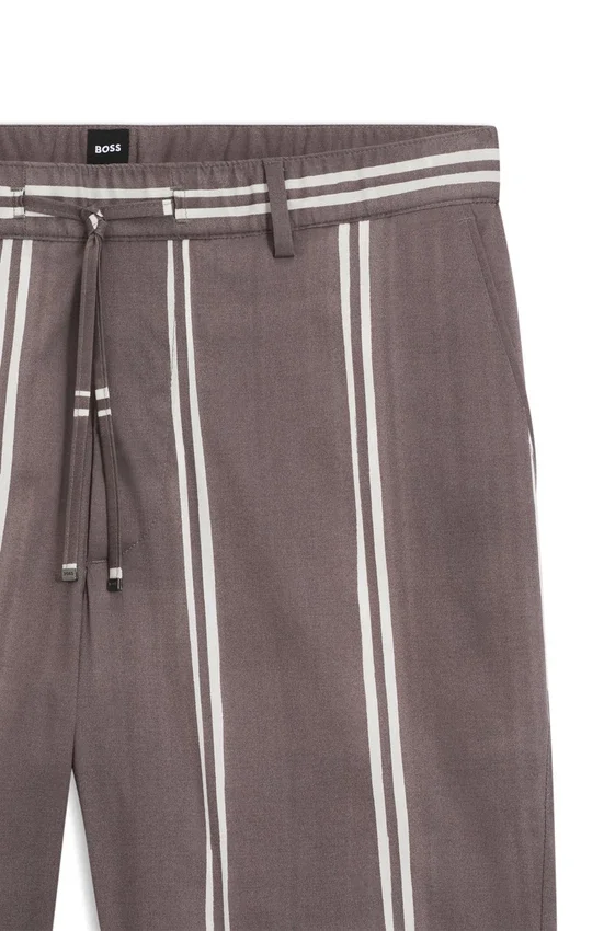 Printed-pattern shorts in stretch cotton Printed-pattern shorts in stretch cotton