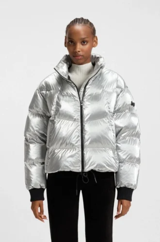 Puffer jacket with silicone logo badge